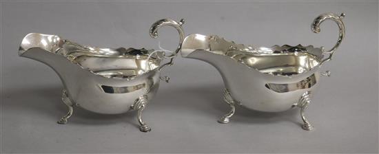 A pair of George V silver sauceboats, P.G. Dodd & Son, London, 1928, 12.5 oz.